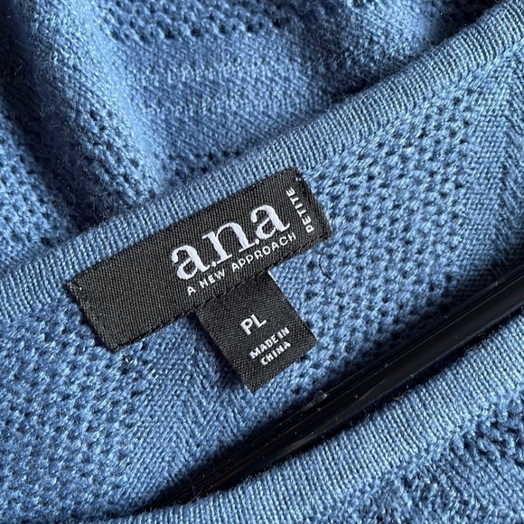 3/ $25 LP- a.n.a Robin's Egg Blue Long Sleeved Woman's Knit Design Top Sweater - Picture 4 of 4